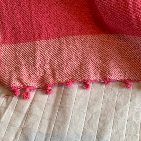 Victoria Secret blanket 🥰 throw - Picture 5 of 9